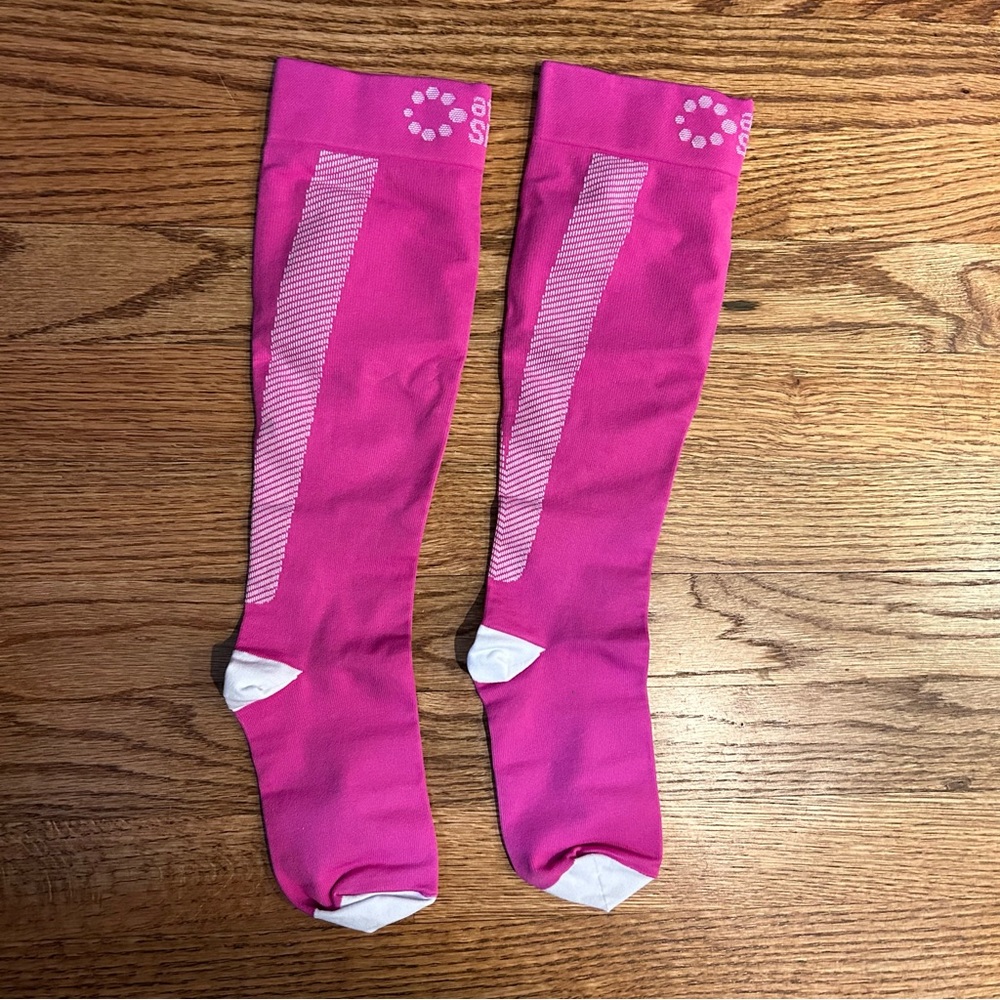 NWOT Compression socks, hot pink. Knee-hi.
